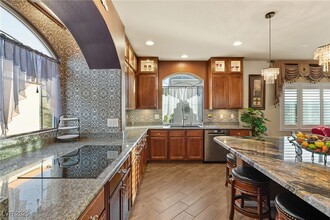 6595 Creekside Cellars Ct in Las Vegas, NV - Foto de edificio - Building Photo
