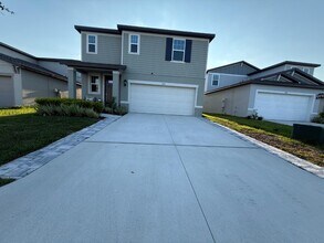 3919 Radiant Mountain Dr in Plant City, FL - Building Photo - Building Photo