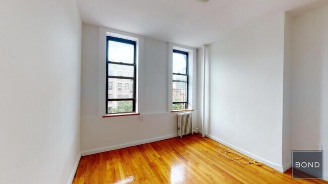 214 1st Ave in Manhattan, NY - Building Photo - Building Photo