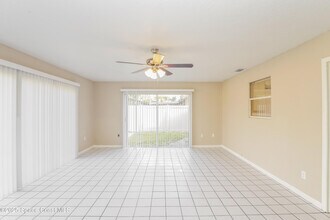 6090 Clearfield Ave in Cocoa, FL - Foto de edificio - Building Photo