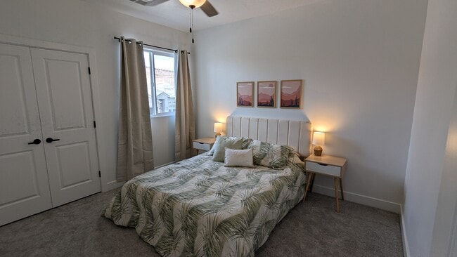 693 S Taylor Creek Dr, Unit Bedroom 3 Back in Washington, UT - Building Photo - Building Photo