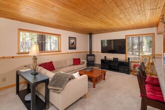 13075 Northwoods Blvd in Truckee, CA - Building Photo - Building Photo