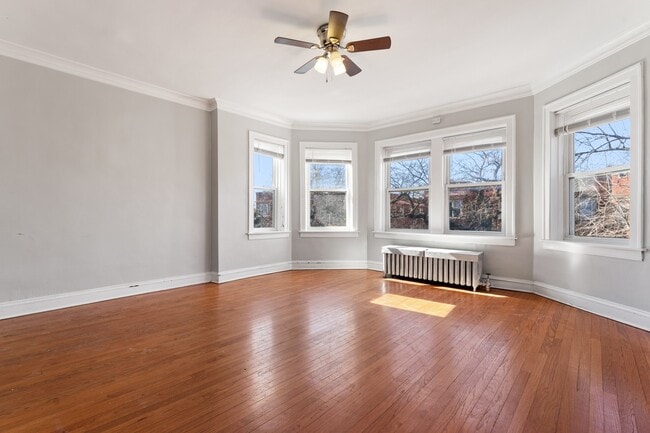 7819 S Cornell Ave in Chicago, IL - Building Photo - Building Photo