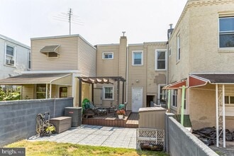 2634 E Thompson St in Philadelphia, PA - Building Photo - Building Photo