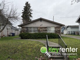 3727 S D St in Tacoma, WA - Building Photo