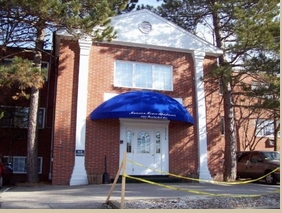 Mansion House (Riverside) in Riverside, RI - Foto de edificio - Building Photo