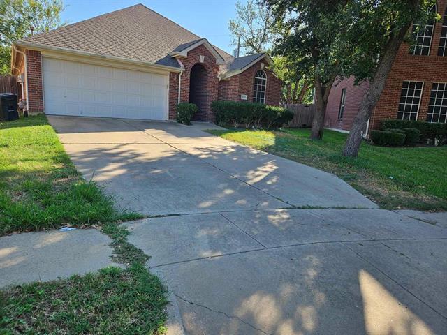 4036 Glenwyck Dr E in North Richland Hills, TX - Building Photo