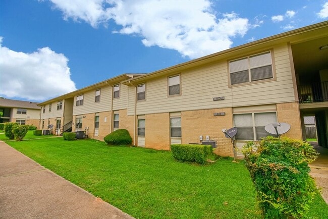 property at 1501 S Bolton St