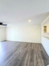 500 Tiki Dr, Unit 107B in Tiki Island, TX - Building Photo - Building Photo