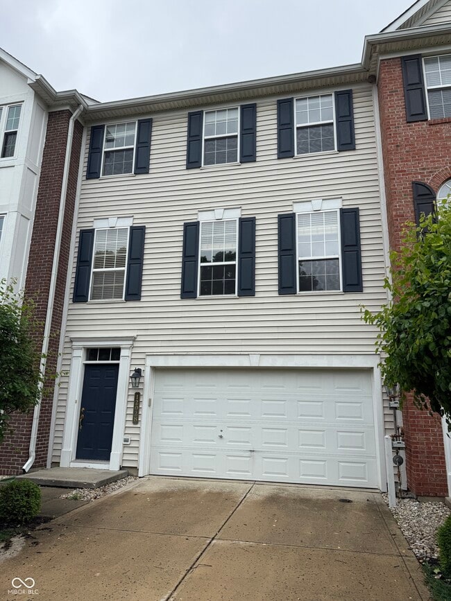 12028 Esty Way in Carmel, IN - Building Photo - Building Photo