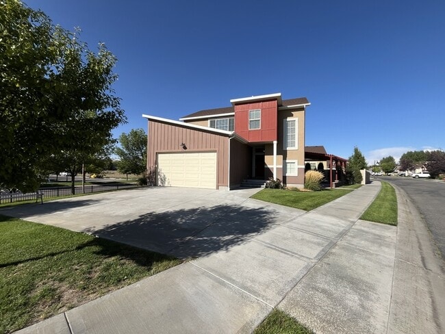 property at 1918 Warm Springs Rd