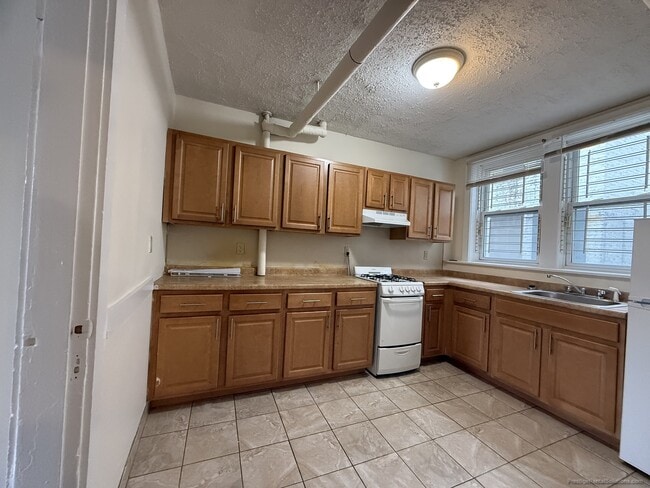 528 Cambridge St, Unit 2