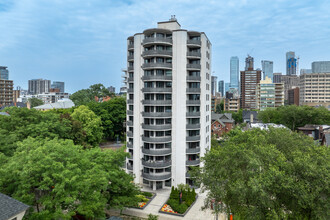 Brazil Towers in Toronto, ON - Building Photo - Primary Photo