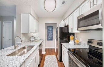 MAA Runaway Bay in Mount Pleasant, SC - Building Photo - Building Photo