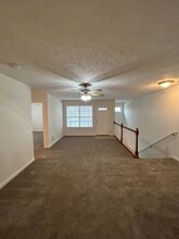 1114-1120 Ekstam in Bloomington, IL - Building Photo - Interior Photo