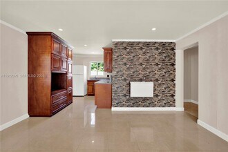 5901 SW 45th St in Miami, FL - Building Photo - Building Photo