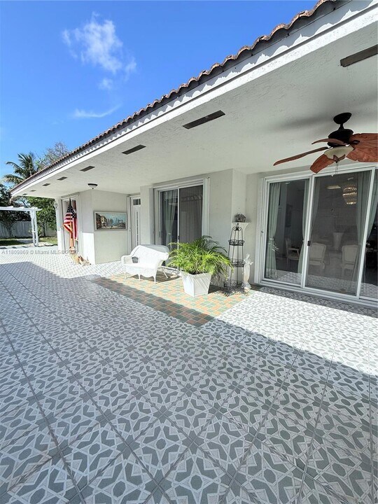 14121 SW 168th Ln in Miami, FL - Foto de edificio