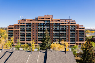 Vista View Apartments in Calgary, AB - Building Photo - Building Photo