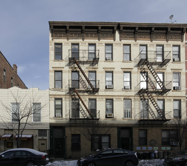 83 Greenpoint Ave in Brooklyn, NY - Building Photo - Building Photo