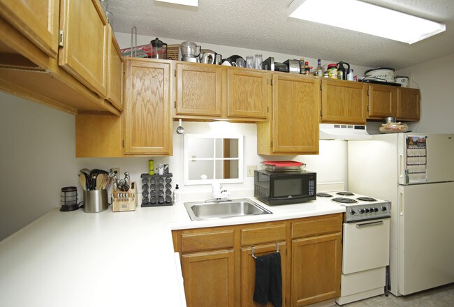 Marina Point Apartments in Wichita, KS - Building Photo - Interior Photo