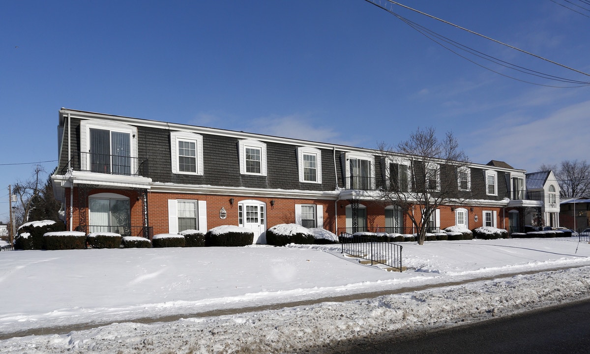 Linden House in Muncie, IN - Building Photo