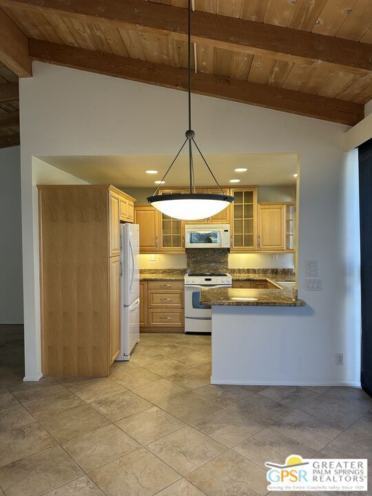property at 867 N Calle De Pinos