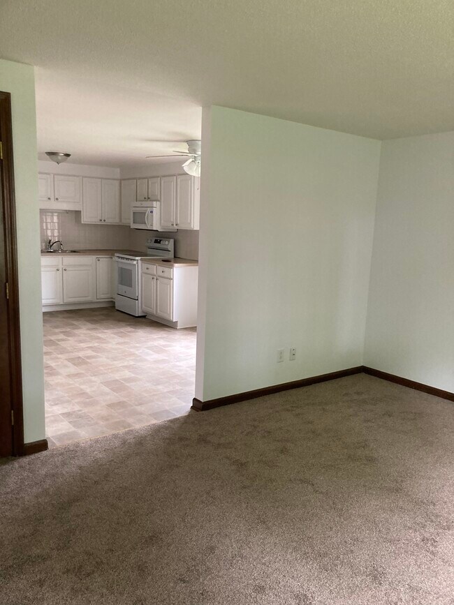 182 Denrose Dr, Unit 2 in Buffalo, NY - Building Photo - Building Photo