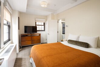 437 E 49th St in New York, NY - Building Photo - Building Photo