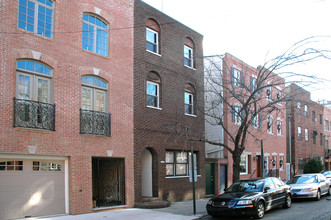 753 S 9th St in Philadelphia, PA - Foto de edificio - Building Photo