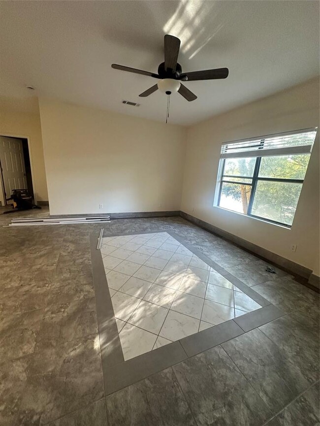 170 Interstate Dr in Buda, TX - Foto de edificio - Building Photo