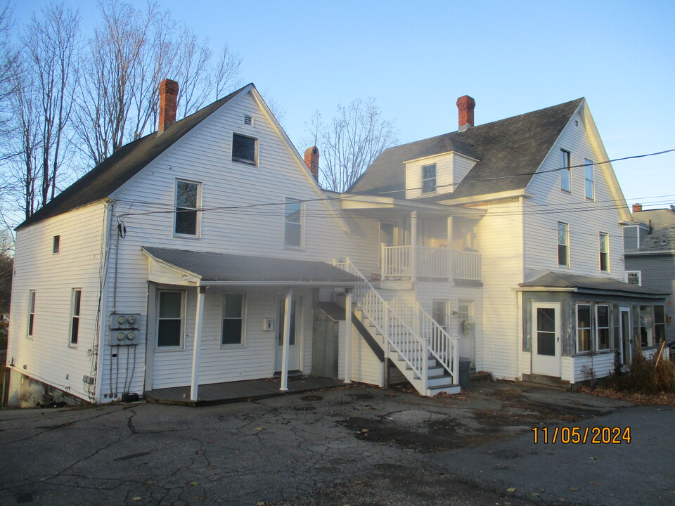 9 Kings Ln, Unit 9 in Somersworth, NH - Building Photo