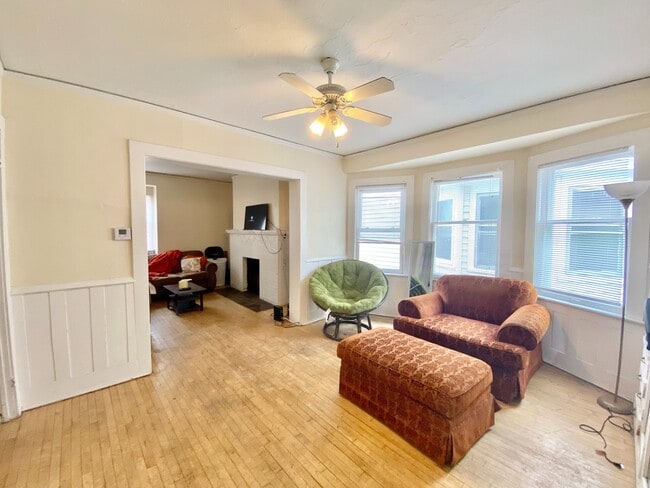 2586 N Cramer St in Milwaukee, WI - Building Photo - Building Photo