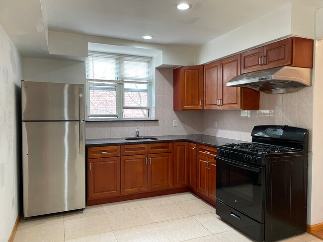 5614 Riverdale Ave in Bronx, NY - Foto de edificio - Building Photo