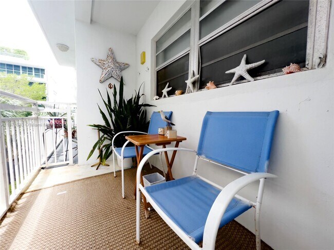 325 Ocean Dr in Miami Beach, FL - Building Photo - Building Photo