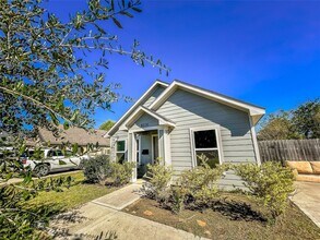 8031 Canyon St in Houston, TX - Building Photo - Building Photo