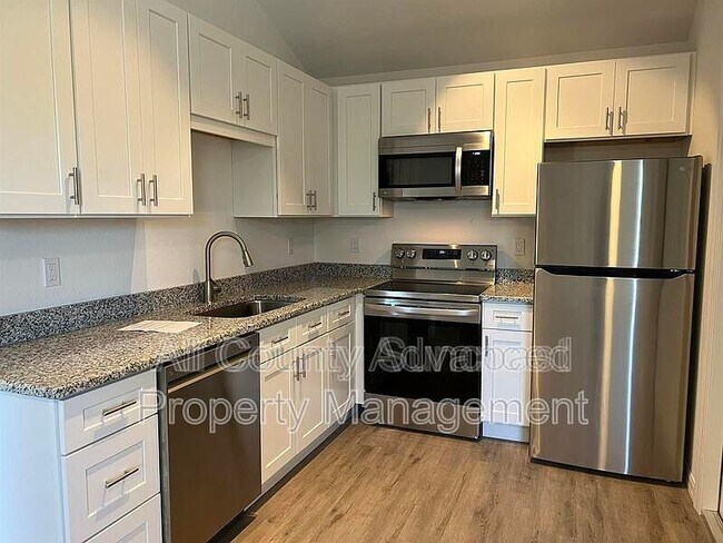 1266 Jade Pl in Clearwater, FL - Building Photo - Building Photo