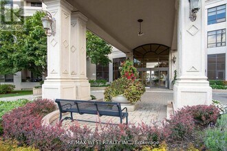 9225 Jane St in Vaughan, ON - Building Photo - Building Photo