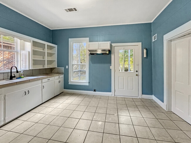 property at 717 Baker St