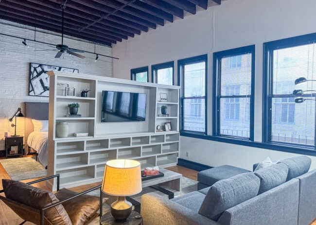 194 Beacon St, Unit 3 in Boston, MA - Foto de edificio - Building Photo