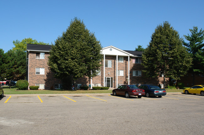 Meadowview Apartments in St. Johns, MI - Foto de edificio - Building Photo