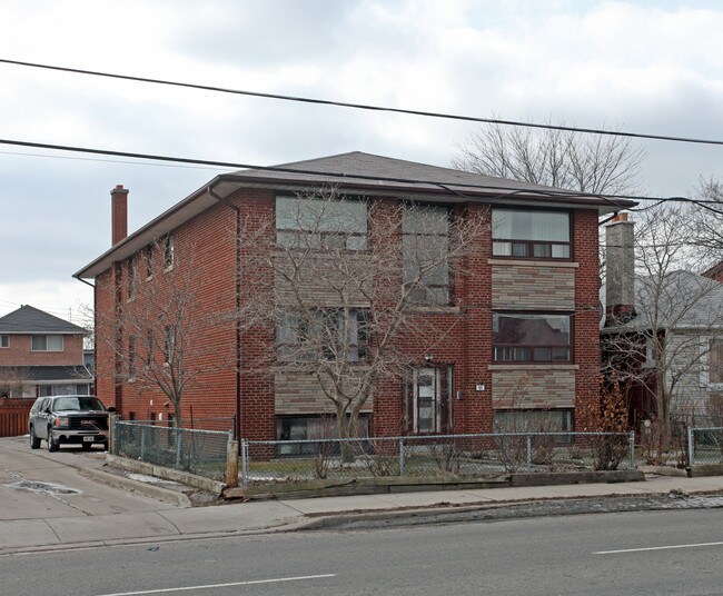 11 Evans Ave