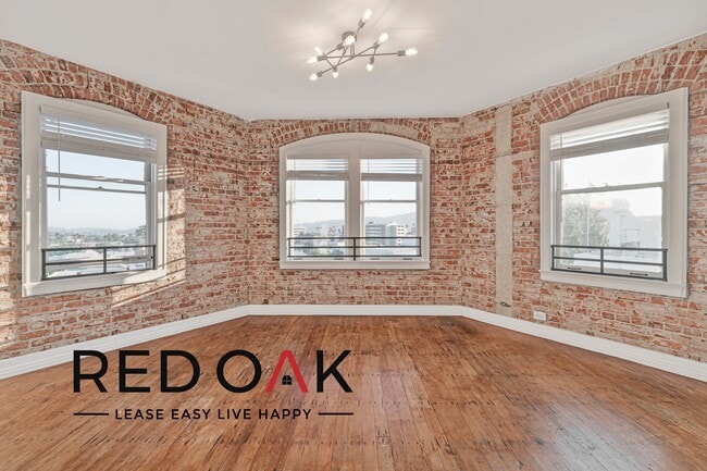 property at 102 N Glendale Ave