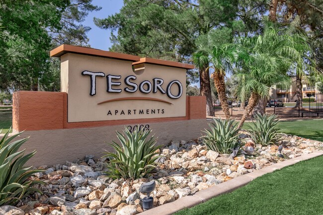 Tesoro Apartments in Phoenix, AZ - Building Photo - Building Photo