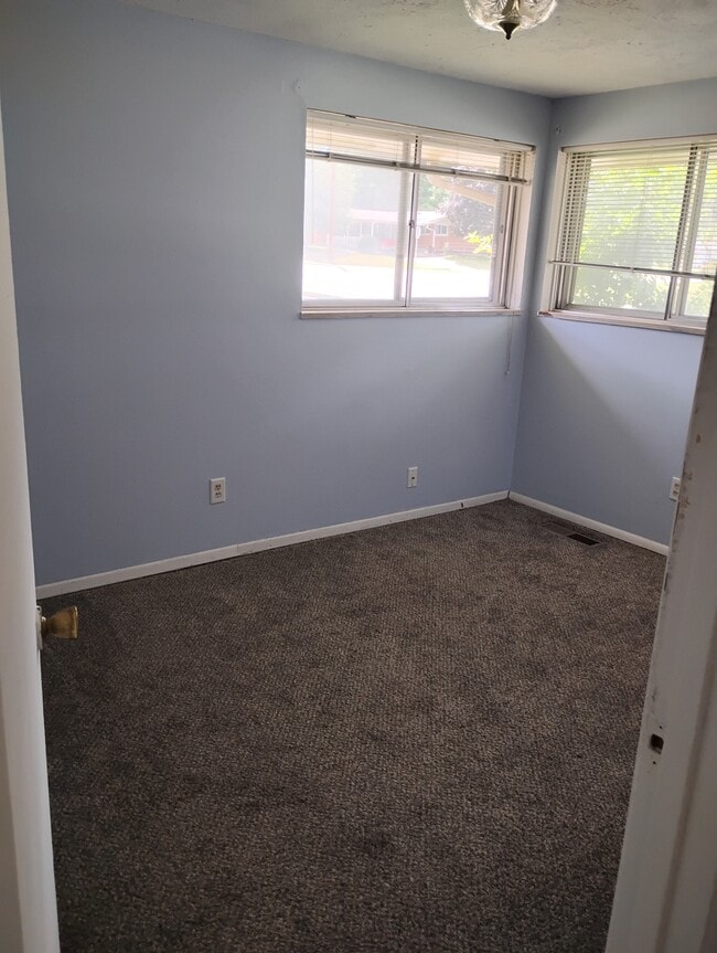 property at 1428 S Maple Ave