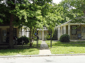 The Cottages in Memphis, TN - Building Photo - Building Photo