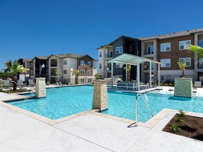 Wells Park in Pflugerville, TX - Foto de edificio - Building Photo