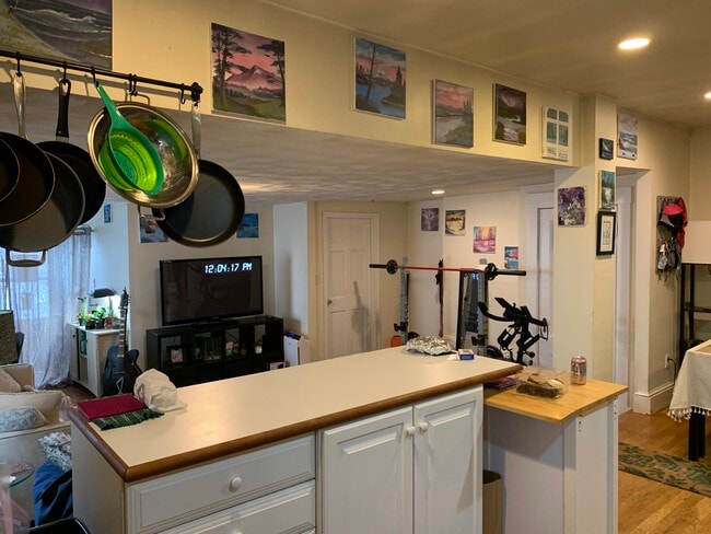 28 Cherry St in Somerville, MA - Building Photo - Building Photo