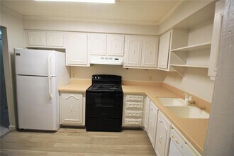 540 Orange Dr in Altamonte Springs, FL - Building Photo - Building Photo