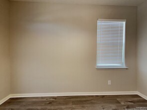 6147 Still Mdws in San Antonio, TX - Building Photo - Building Photo