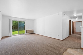 City View Apartments in West Bend, WI - Building Photo - Building Photo